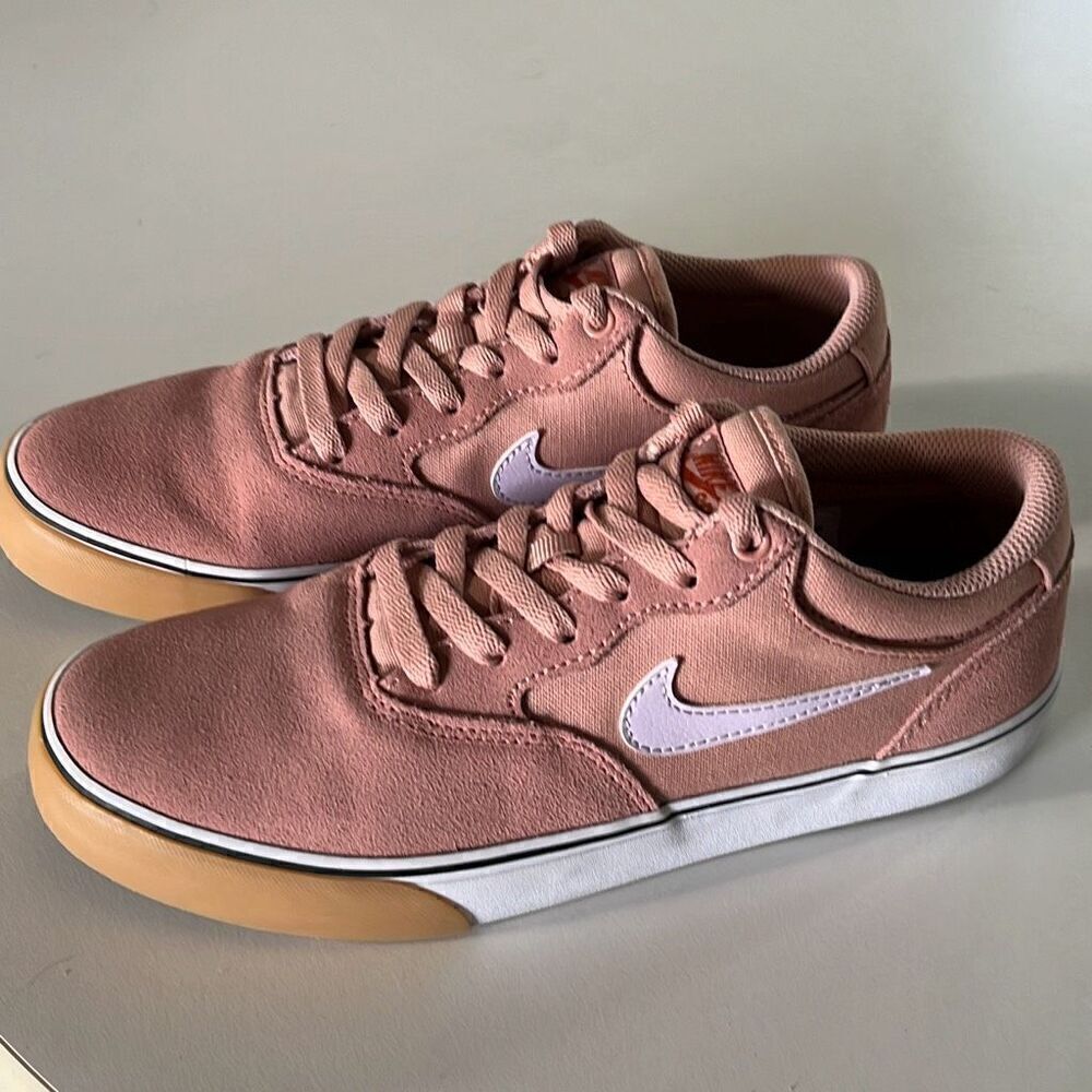 Nike SB Chron 2 Rose Whisper Sneaker Skate Shoe Mens 7.5